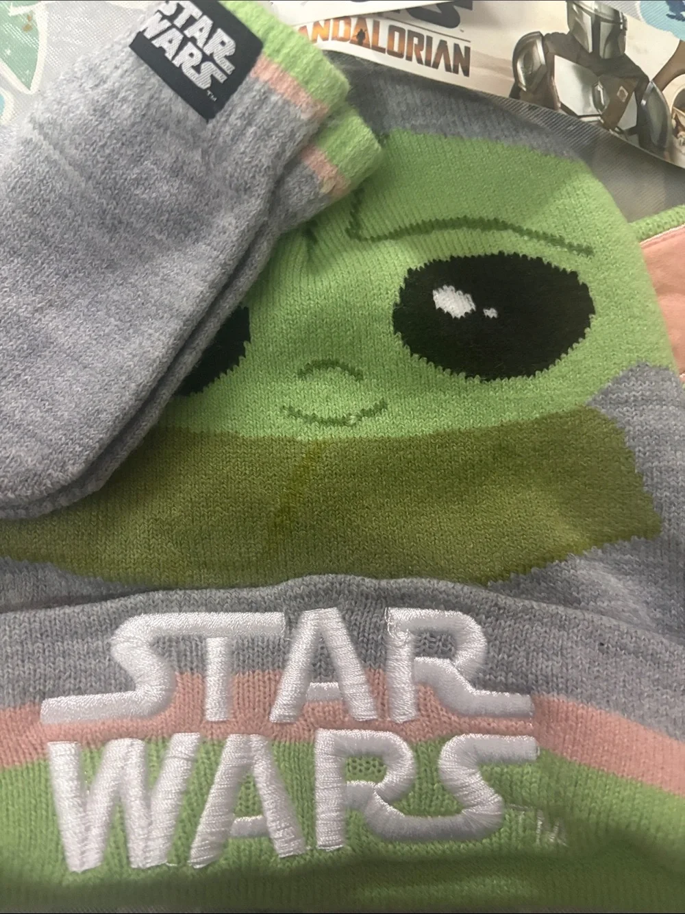 Star Wars The Mandalorian 'Grogu' Kids Green & Gray Beanie with Mittens